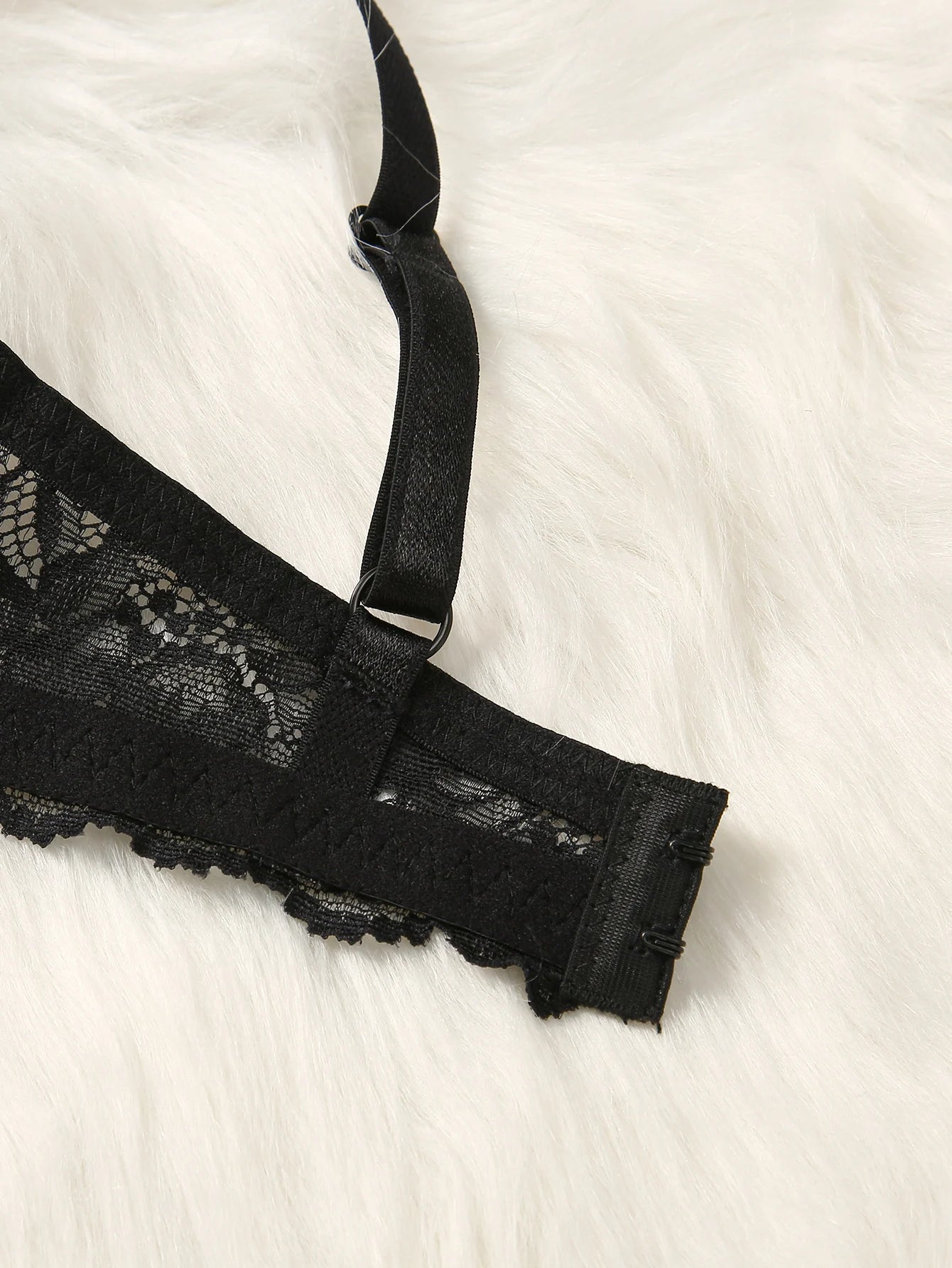 INTIMO SECRETS Women’s Sexy Lace Underwire Bra – 3/4 Cup, Support & Gather