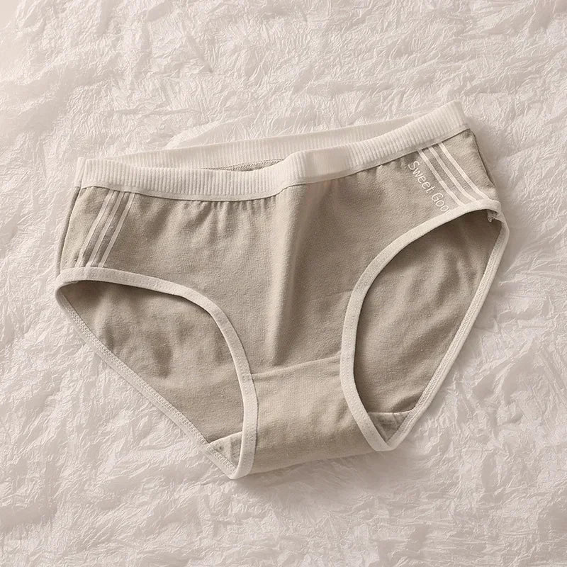 Women Underwear Cotton Crotch Mid Waist Traceless Sexy Panties Japanese Sports Style Girls Breathable Underpants Simple Lingerie