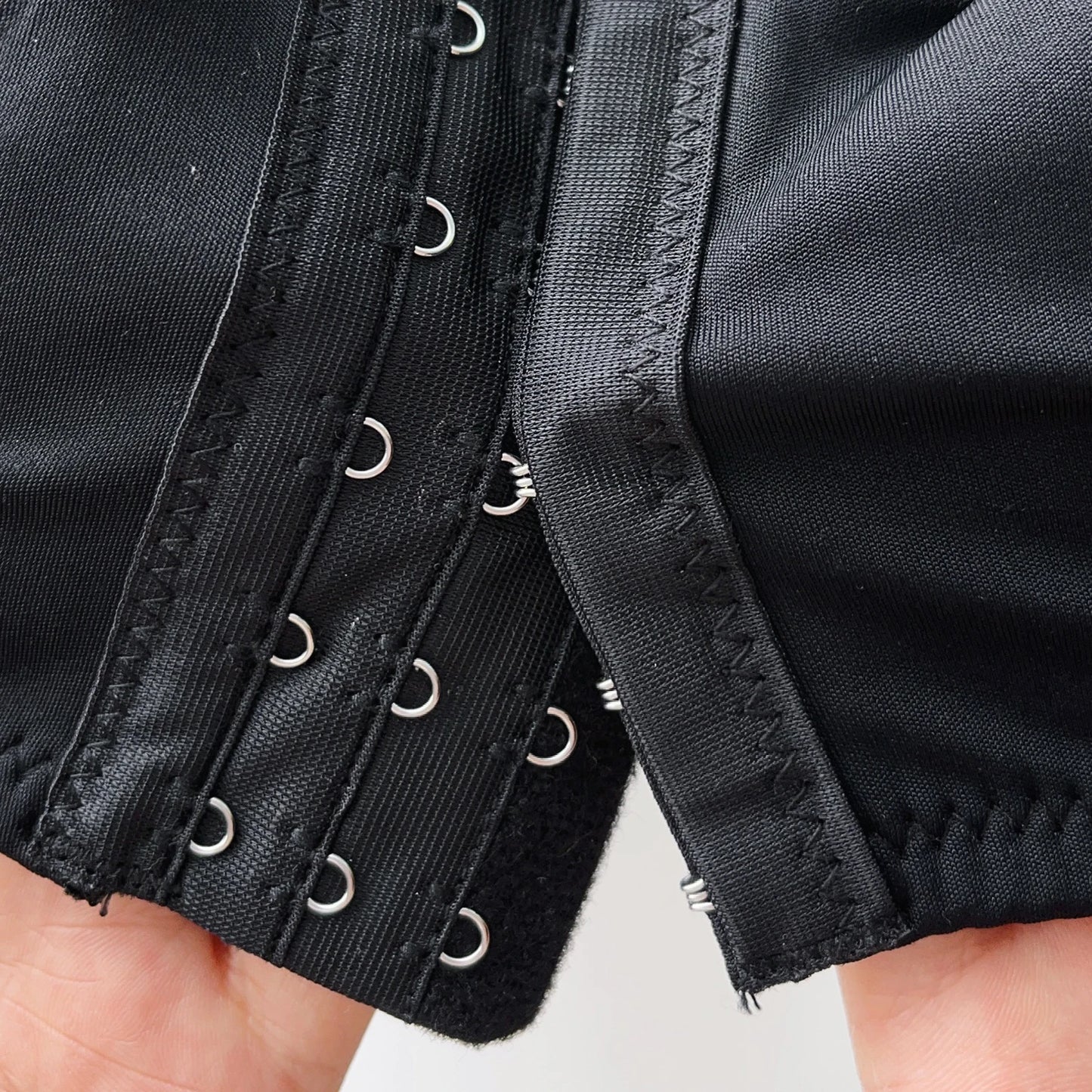 INTIMO SECRETS Women’s Black Removable Padded Ice Silk Traceless Strapless Bra – Wire-Free Seamless Underwear