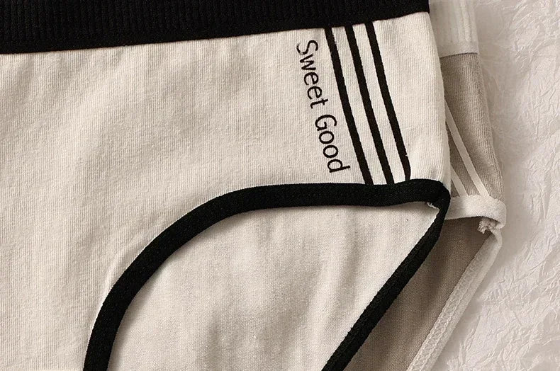 Women Underwear Cotton Crotch Mid Waist Traceless Sexy Panties Japanese Sports Style Girls Breathable Underpants Simple Lingerie